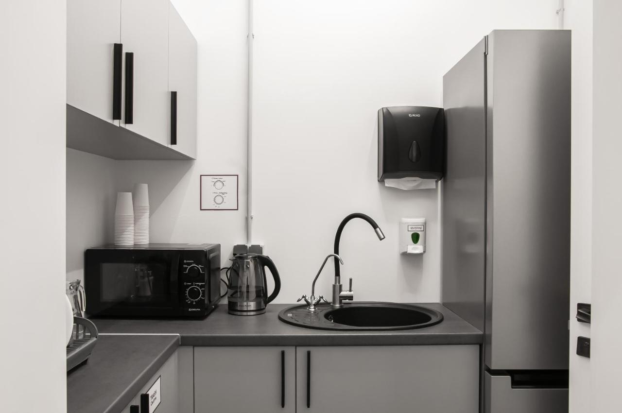 Av-2 Capsule Hotel Kiev Esterno foto
