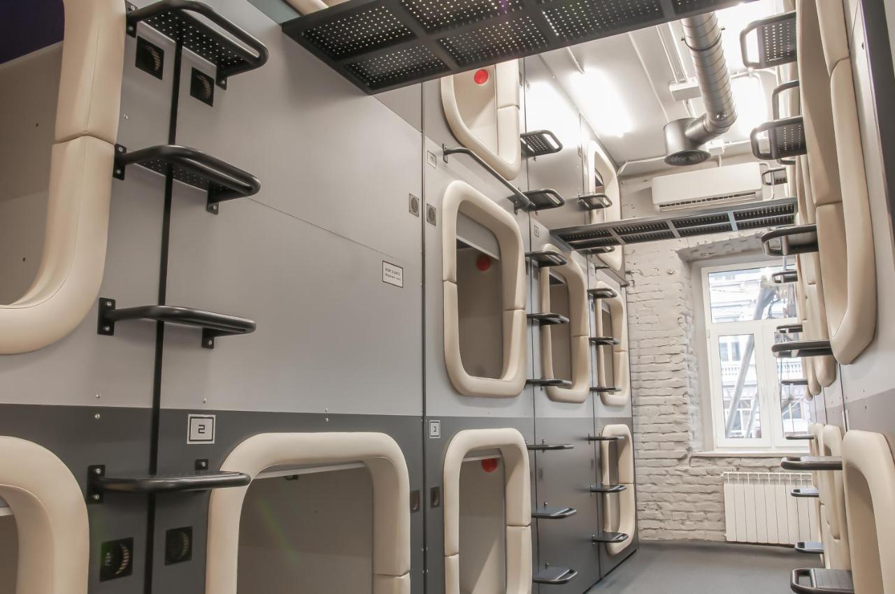 Av-2 Capsule Hotel Kiev Esterno foto